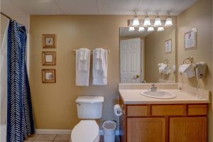 3 Bedroom Bear Crossing 402 Riverside Condo Pigeon Forge near Cal Ripkin, The Island, and LeConte Center