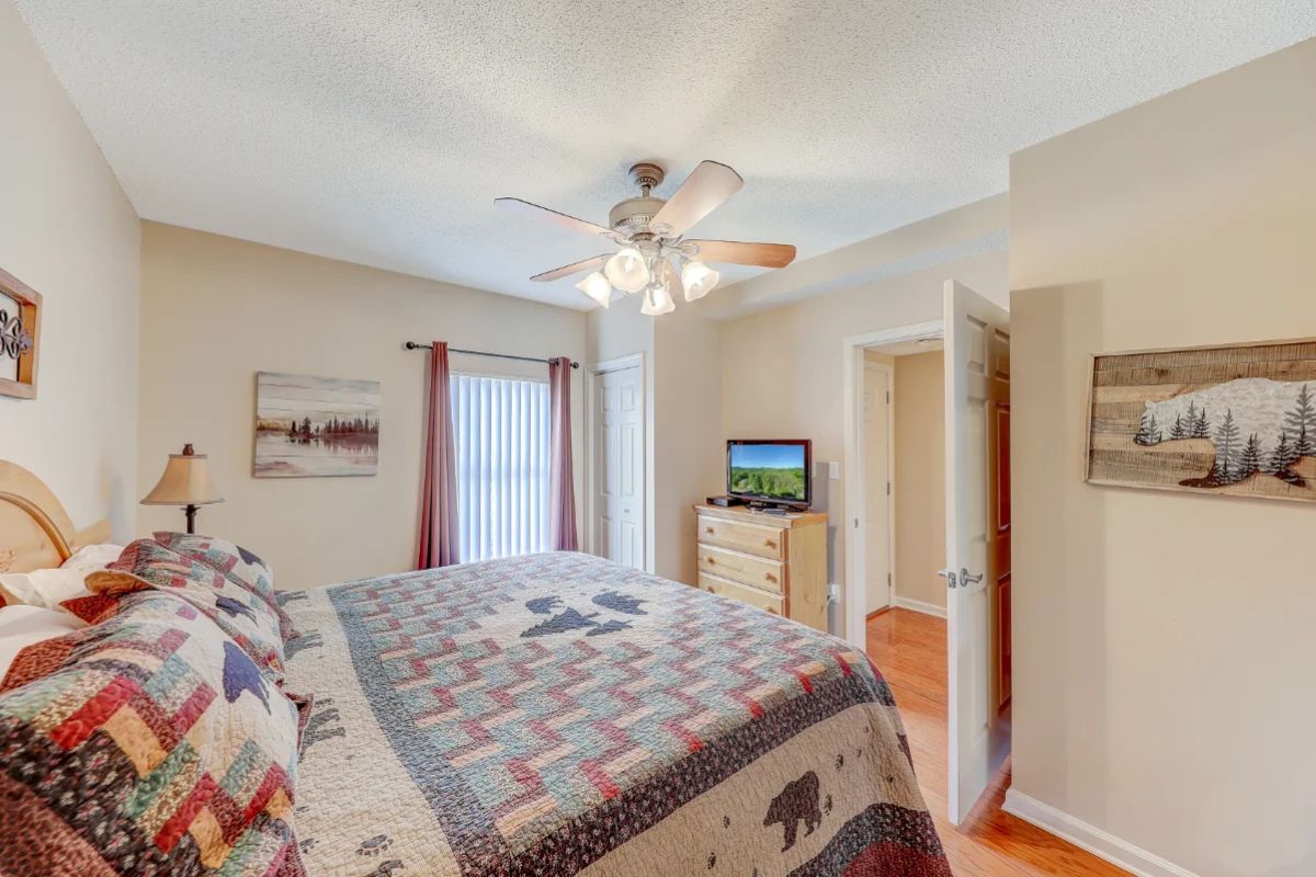 Whispering Pines Condo 241 Perfection! Smoky Mountain Escapes