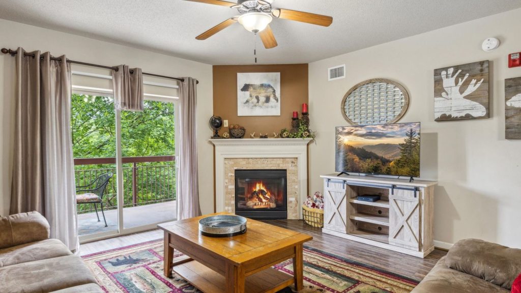 Riverside 2 Bedroom Condo at Cedar Lodge in Pigeon Forge