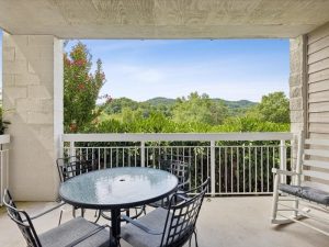 Whispering Pines Condo 511 Vacation Rental Pigeon Forge TN