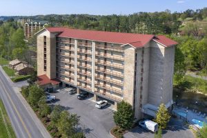 2 Bedroom Cedar Lodge Condo 303 on the River Downtown Pigeon Forge