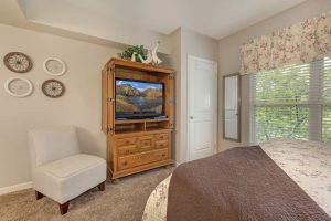 Downtown Pigeon Forge Condo on the River Cedar Lodge 303 River Reflections