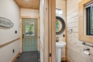 2 Bedroom Gatlinburg Cabin Vacation Rentals near Downtown and Rocky Top Sports World, Fly Me To The Moon