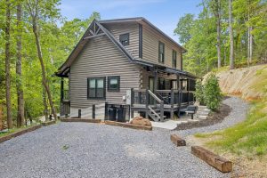 2 Bedroom Gatlinburg Cabin Vacation Rentals near Downtown and Rocky Top Sports World, Fly Me To The Moon