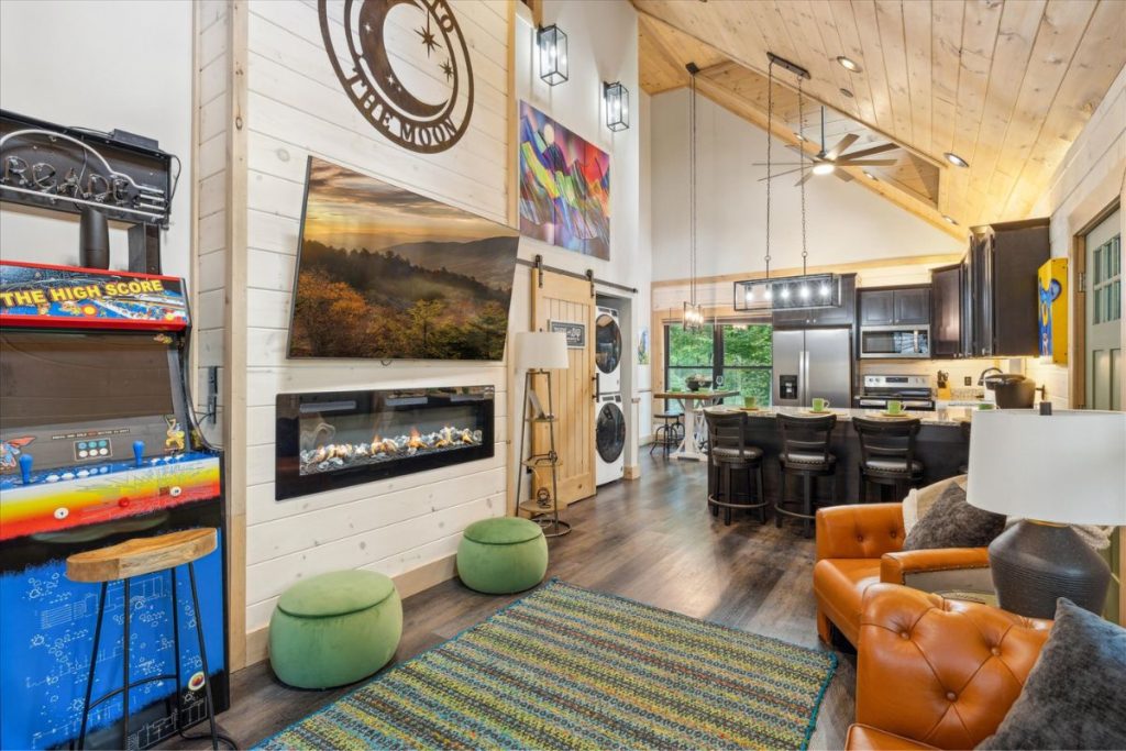Two Bedroom Gatlinburg Rental Cabin near Downtown