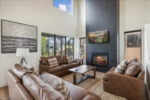 Starry Night Smoky Mountain Cabin 4 Bedroom at Reedmont