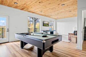 Lodges at Reedmont Starry Night Four Bedroom Vacation Rentals near Dollywood Smoky Mountains Sleeps 12 Game Room Mountain Views Hot Tub