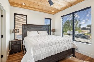 Starry Night Smoky Mountain Cabin 4 Bedroom at Reedmont