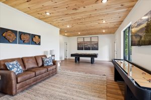 Starry Night Smoky Mountain Cabin 4 Bedroom at Reedmont