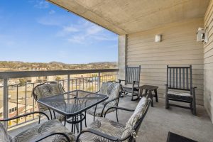whispering pines 234 mountainside escape pigeon forge tn