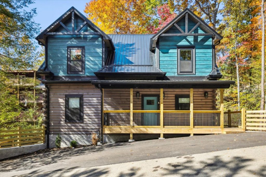 4 Bedroom Sleeps 10 Gatlinburg Cabin with Indoor Pool