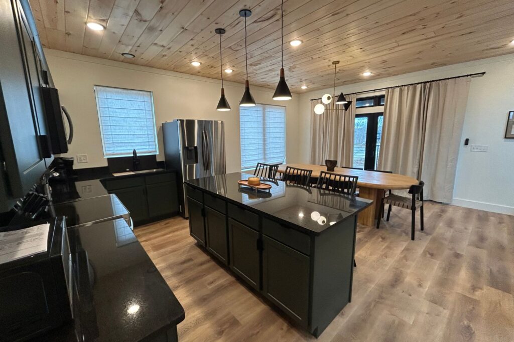 5 Bedroom Sleeps 13 Smoky Mountain YING Large Group Rental Lodges at Reedmont