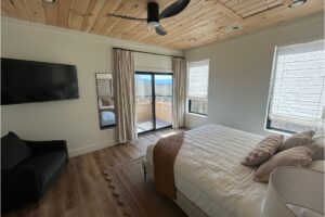 Five bedroom Sleeps 13 Free Dollywood and Soaky Mountain Ticket Vacation Rental