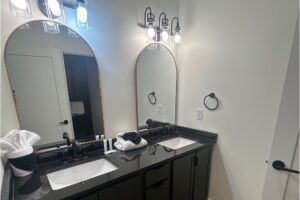 Five bedroom Sleeps 13 Free Dollywood and Soaky Mountain Ticket Vacation Rental
