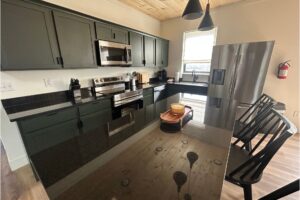 Five bedroom Sleeps 13 Free Dollywood and Soaky Mountain Ticket Vacation Rental