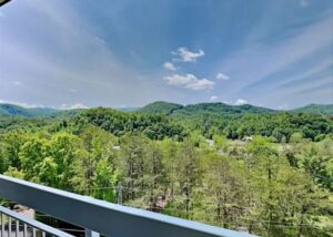 Whispering Pines 652 a 2 Bedroom Vacation Condo in Downtown Pigeon Forge, near Dollywood