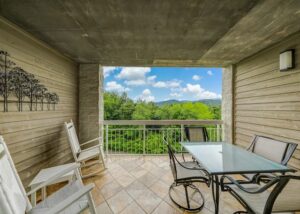 Whispering Pines 444 Vacation Destination Downtown Pigeon Forge with Mountain View