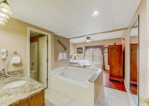 Whispering Pines 444 Vacation Destination Downtown Pigeon Forge with Mountain View