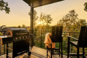 Five bedroom Sleeps 13 Free Dollywood and Soaky Mountain Ticket Vacation Rental