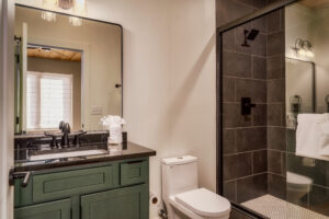 Five Bedroom Large Vacation rental Cabin near Dollywood Knoxville Pigeon Forge Smoky Mountain Top 10 Vacation Rental