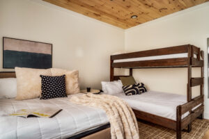 Five Bedroom Large Vacation rental Cabin near Dollywood Knoxville Pigeon Forge Smoky Mountain Top 10 Vacation Rental