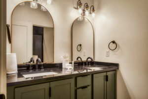 Five Bedroom Large Vacation rental Cabin near Dollywood Knoxville Pigeon Forge Smoky Mountain Top 10 Vacation Rental