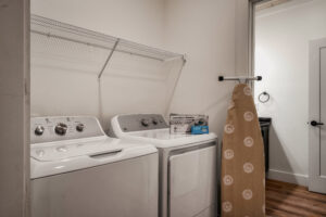 Five bedroom Sleeps 13 Free Dollywood and Soaky Mountain Ticket Vacation Rental