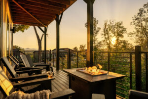 Five bedroom Sleeps 13 Free Dollywood and Soaky Mountain Ticket Vacation Rental