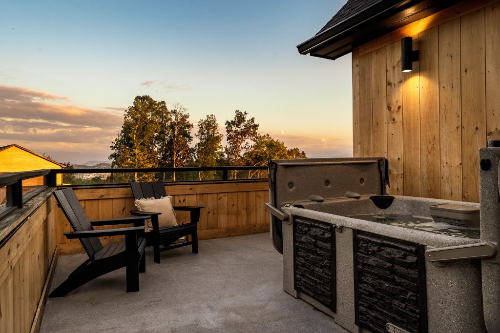 Splashing Views Cabin Near Dollywood with Private Indoor Pool at Lodges at Reedmont