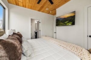 5 Bedroom Vacation Cabin Rental with Indoor Pool and Game Room Lodges at Reedmont