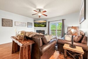 Cedar Lodge Vacation Condo Cabin Rental 605 Riverside Retreat Near Dollywood on the River