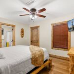 Downtown Gatlinburg Condo Baskins Creek 403 Sleeps 8-Covered Parking-Summer Pool Access