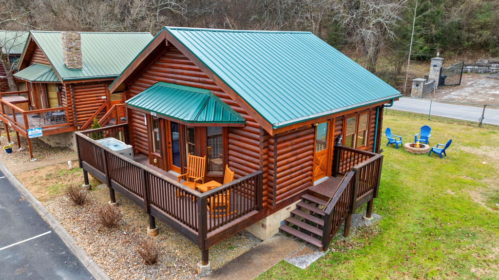 The LIttle River Cabin in Pigeon Forge Vacation Rental in the Smokies