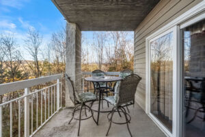 Whispering Pines Condo 211 Easy Street Downtown Pigeon Forge One Bedroom Condo near Dollywood