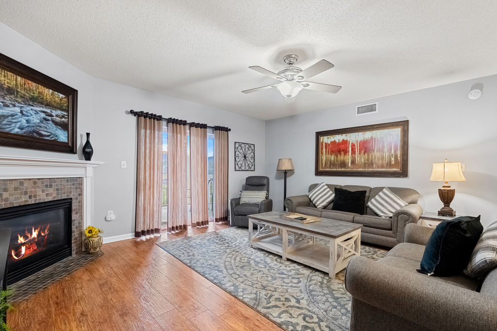 Whispering Pines 544 Catch a Star 4 Bedroom Condo in Downtown Pigeon Forge TN