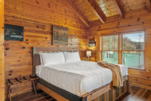 The LIttle River Cabin in Pigeon Forge Vacation Rental in the Smokies