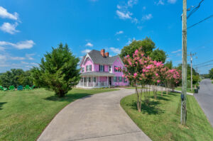 The Pink Lady Lodge Vacation Rental in Sevierville and Pigeon Forge, Riverside
