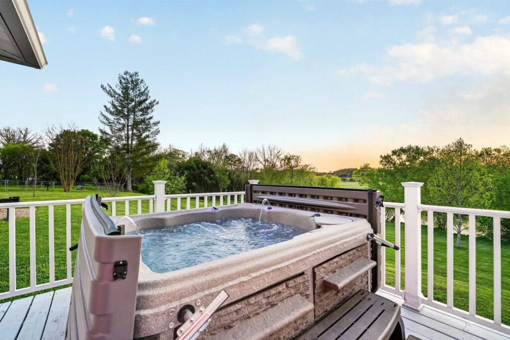 The Pink Lady Riverside 4 Bedroom Rental by Sevierille Convention Center