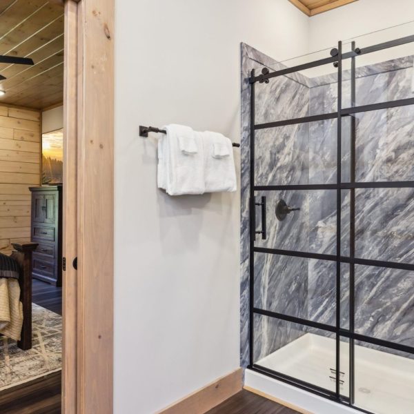 Gatlinburg Four Bedroom Cabin with Indoor Pool (