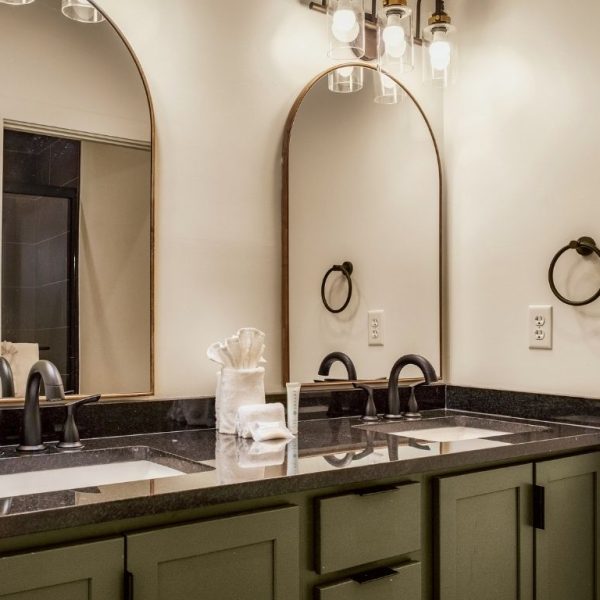 Group Rentals at Lodges at Reedmont Three Four and Five Bedroom Cabins near Knoxville and Dollywood