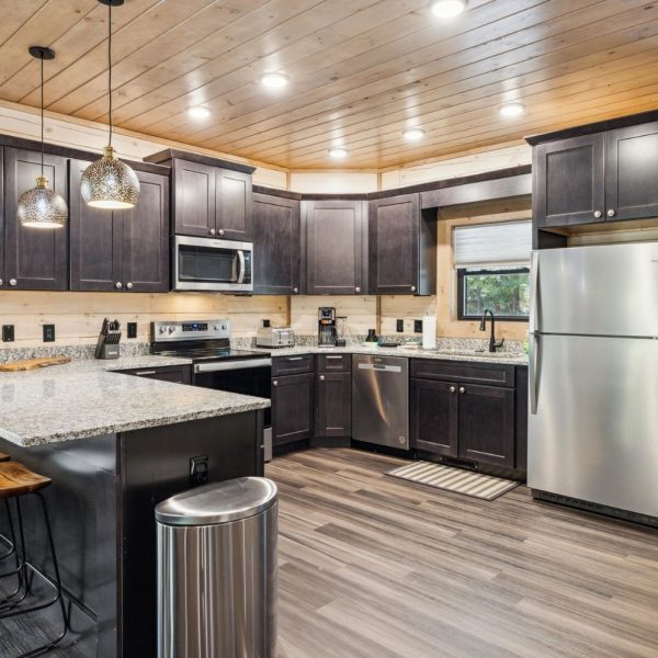 Gatlinburg Four Bedroom Cabin with Indoor Pool (