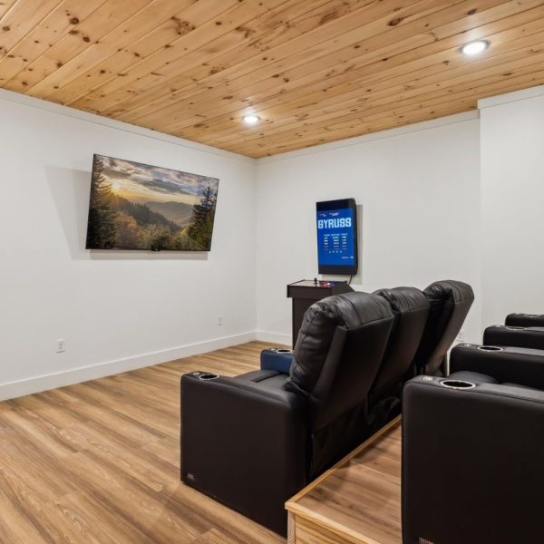 Group Cabin Rentals Lodges at Reedmont