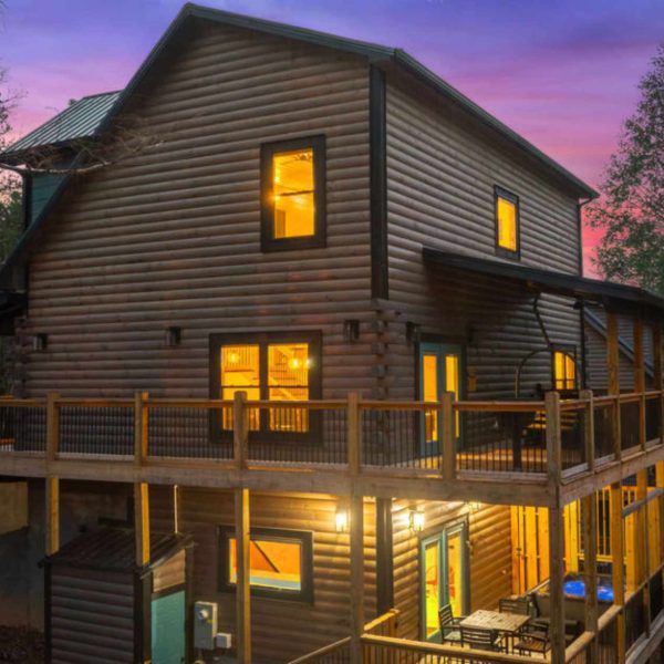 Gatlinburg Four Bedroom Cabin with Indoor Pool