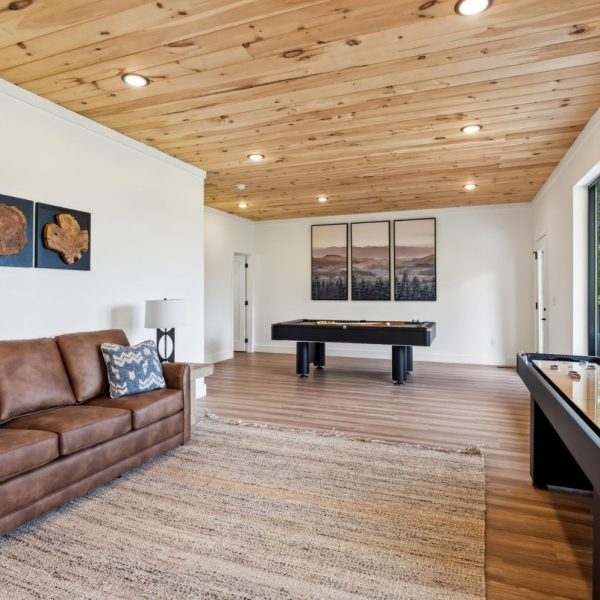 Group Cabin Rentals Lodges at Reedmont